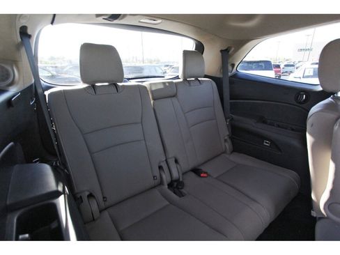 Used 2021 Honda Pilot Touring image 11