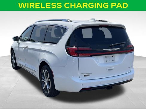 Used 2021 Chrysler Pacifica Pinnacle AWD/4WD image 12