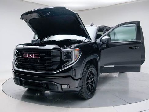 Used 2024 GMC Sierra 1500 Elevation image 18