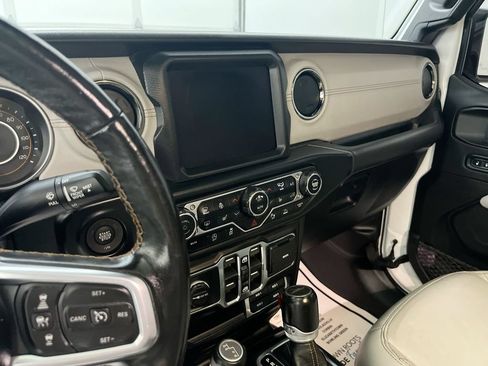 Used 2021 Jeep Gladiator Overland AWD/4WD image 16