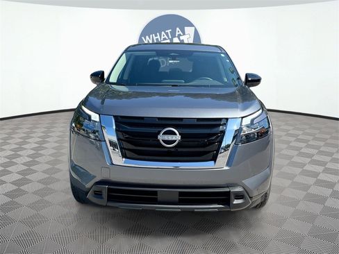 Certified 2025 Nissan Pathfinder S image 2