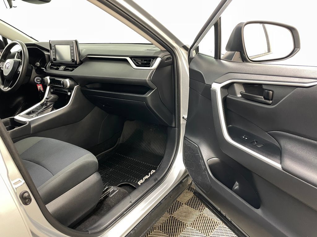 Used 2019 Toyota RAV4 LE w/ All Weather Liner Package AWD/4WD image 34