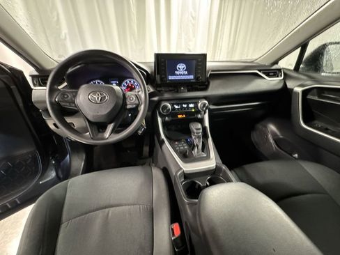Used 2021 Toyota RAV4 LE image 15