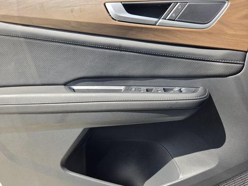 New 2026 Volkswagen Atlas SE FWD image 19