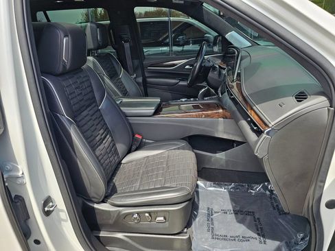 Used 2021 Cadillac Escalade Sport Platinum w/ LPO, ONYX Package AWD/4WD image 11