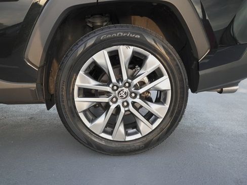Certified 2022 Toyota RAV4 XLE Premium image 30