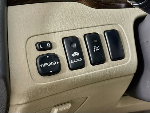 Used 2003 Toyota Highlander Limited FWD image 10