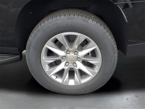 New 2026 Chevrolet Suburban Premier image 26