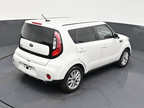 Used 2019 Kia Soul + FWD image 17