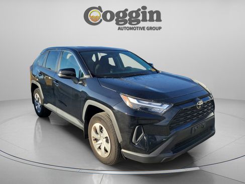 Used 2023 Toyota RAV4 LE image 8