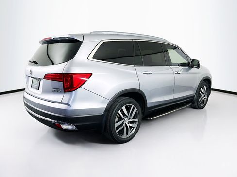 Used 2017 Honda Pilot Touring image 9