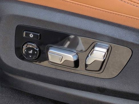 New 2026 BMW X7 xDrive40i w/ Premium Package AWD/4WD image 18