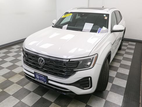 Used 2024 Volkswagen Atlas Cross Sport SEL Premium R-Line image 7