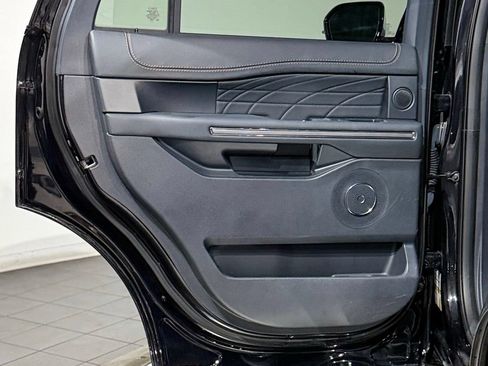 Used 2022 Ford Expedition Platinum AWD/4WD image 41