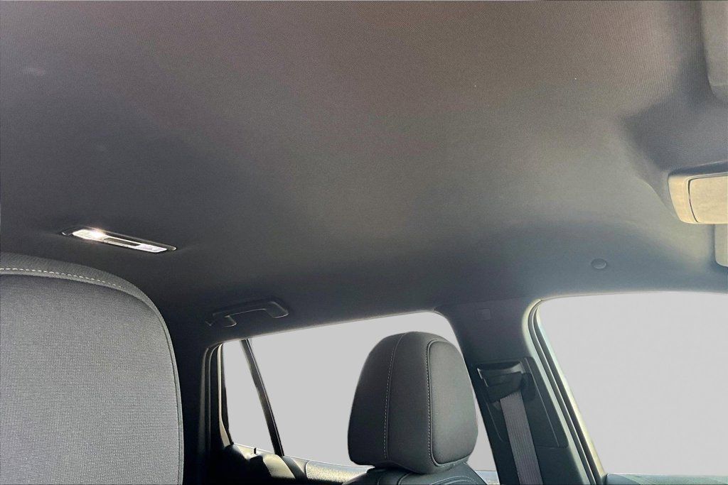 Used 2025 Chevrolet Equinox LT AWD/4WD image 30