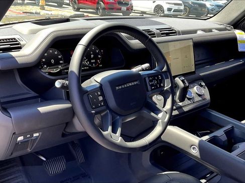 New 2025 Land Rover Defender 110 X-Dynamic SE image 8