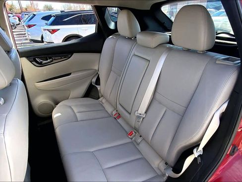 Used 2017 Nissan Rogue Sport SL w/ SL Premium Package image 20