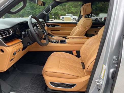 Certified 2025 Jeep Grand Wagoneer Series III AWD/4WD image 43