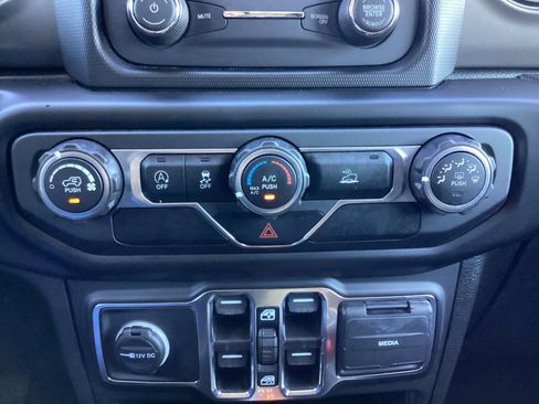 Used 2021 Jeep Wrangler Unlimited Willys image 20