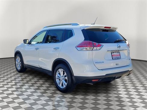Used 2015 Nissan Rogue SV image 4