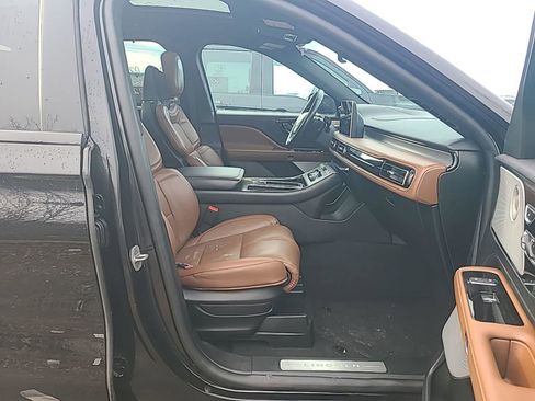 Used 2023 Lincoln Aviator Reserve w/ Equipment Group 201A image 7