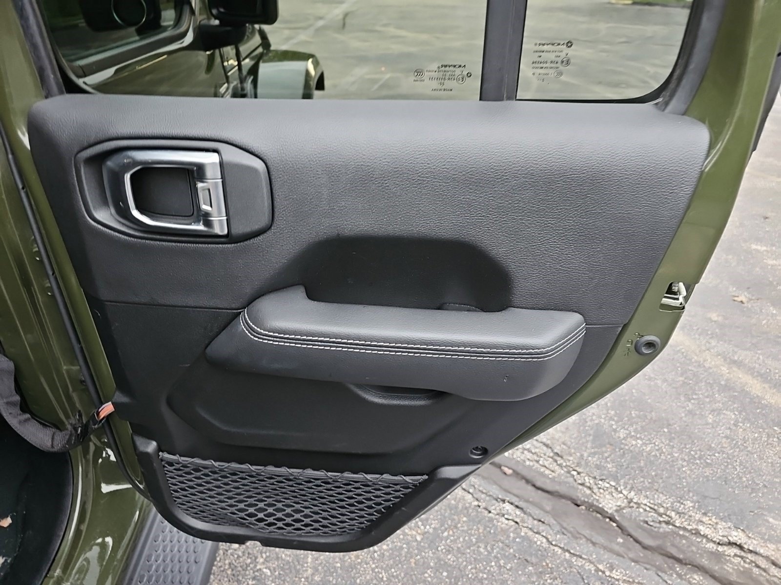 Used 2023 Jeep Wrangler Unlimited Sahara w/ Cold Weather Group AWD/4WD image 14