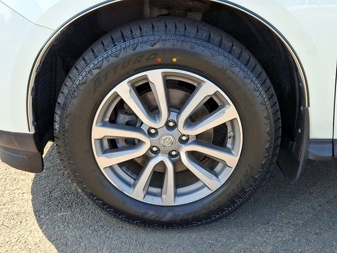 Used 2015 Nissan Pathfinder SV w/ Trailer Tow Package AWD/4WD image 10