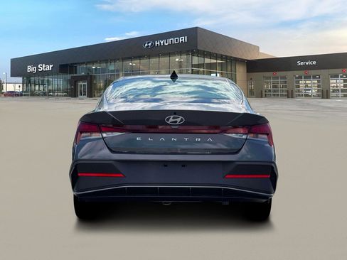 New 2026 Hyundai Elantra SE image 6