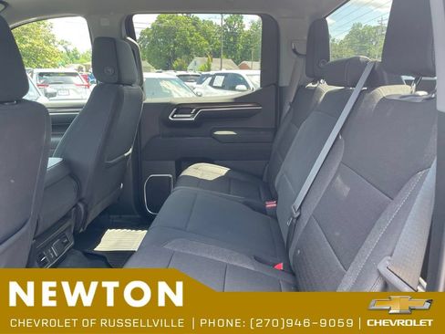 Used 2022 Chevrolet Silverado 1500 LT AWD/4WD image 12