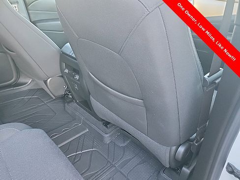 Used 2023 Chevrolet Traverse LT image 42