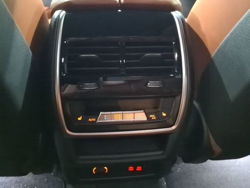 Used 2025 BMW X5 xDrive40i w/ Executive Package image 16