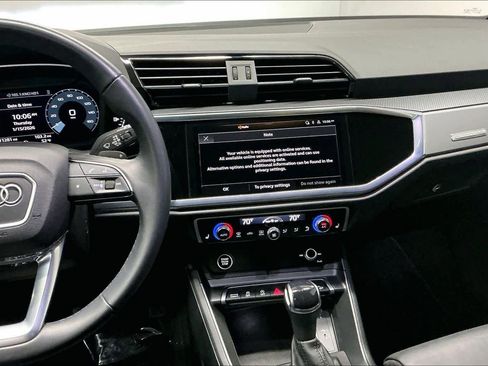 Used 2023 Audi Q3 2.0T Premium w/ Black Optic Sport Package image 9