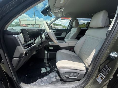 Used 2024 Hyundai Santa Fe SEL FWD image 28