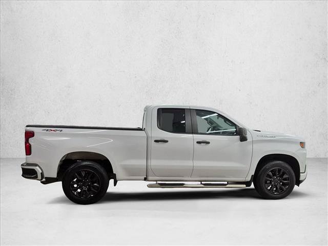 Used 2020 Chevrolet Silverado 1500 Custom w/ Custom Value Package AWD/4WD image 4