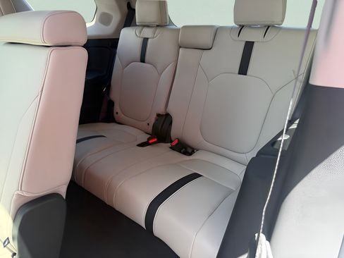 New 2026 Honda Pilot Touring image 12