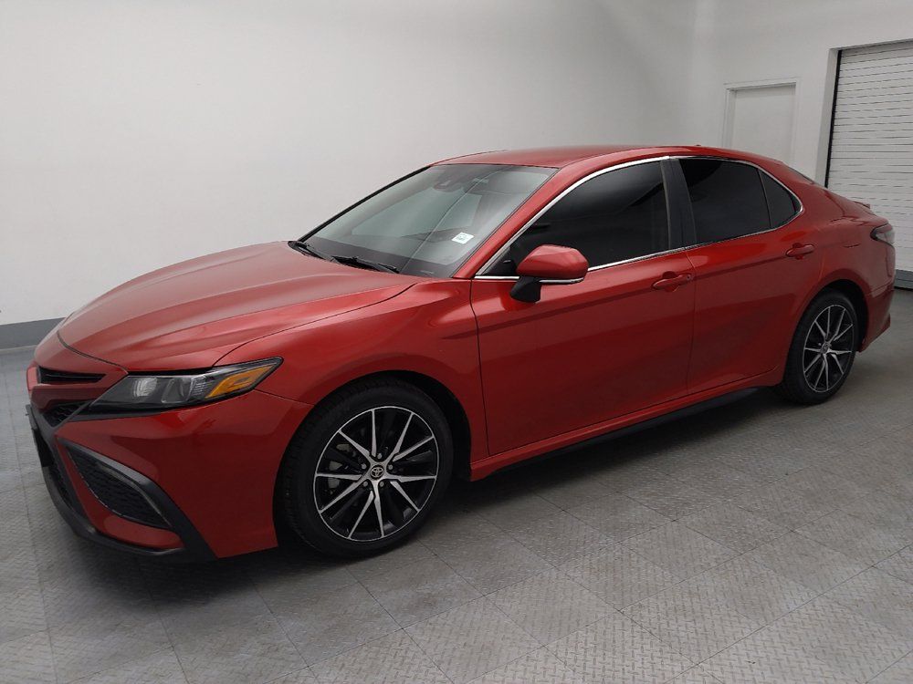 Used 2023 Toyota Camry SE FWD image 2