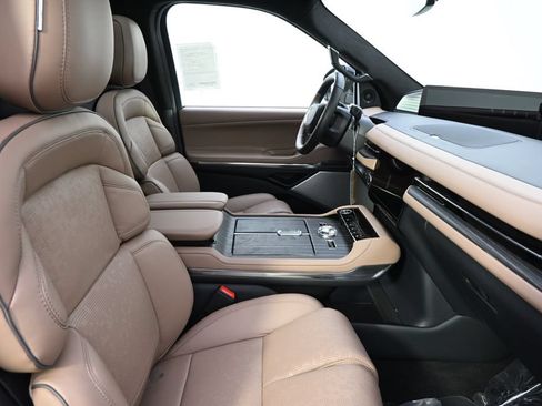 New 2026 Lincoln Navigator Black Label AWD/4WD image 16