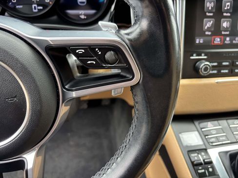 Used 2017 Porsche Macan image 28