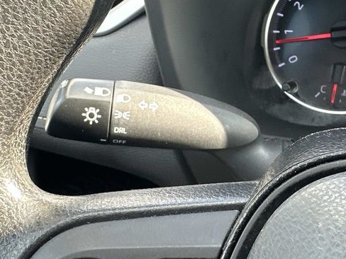 Used 2021 Toyota RAV4 LE FWD image 25