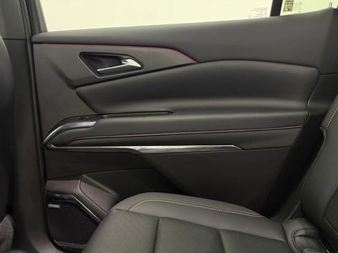 Used 2025 Chevrolet Traverse RS w/ LPO, Floor Liner Package FWD image 32
