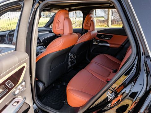 Used 2023 Mercedes-Benz GLC 300 4MATIC image 41