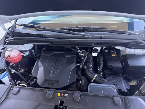 Used 2022 Kia Carnival LX FWD image 26