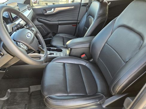 Used 2022 Ford Escape Titanium image 24