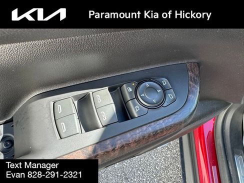 Used 2023 GMC Acadia Denali image 6