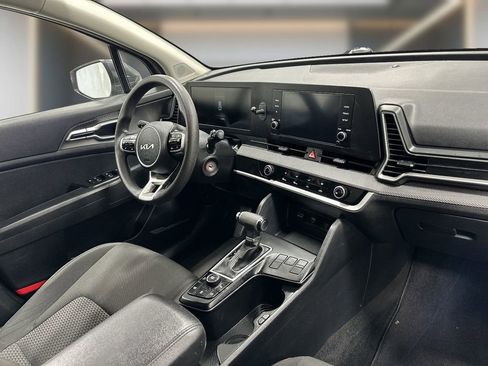 Used 2023 Kia Sportage LX FWD image 6