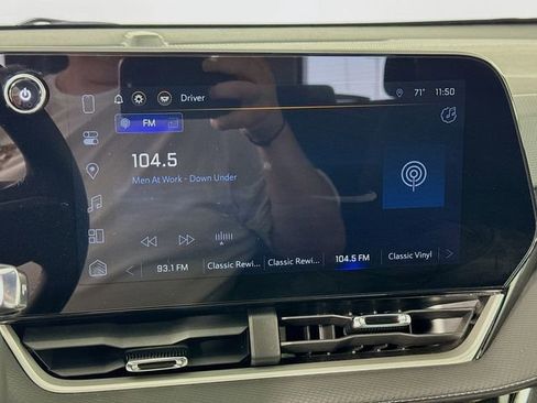 Used 2025 Chevrolet Equinox LT FWD image 14