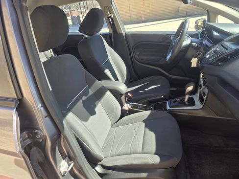 Used 2014 Ford Fiesta SE image 9
