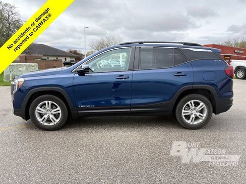 Used 2023 GMC Terrain SLE w/ Driver Convenience Package FWD image 3