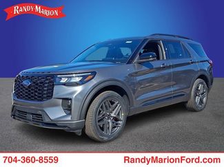 New 2026 Ford Explorer ST-Line w/ ST-Line Street Pack video 1