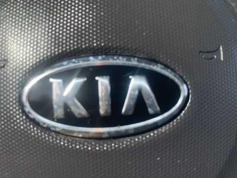 Used 2010 Kia Soul + w/ Audio Pkg image 24